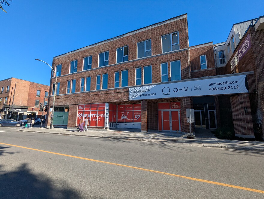 PXL_20250930_195454777