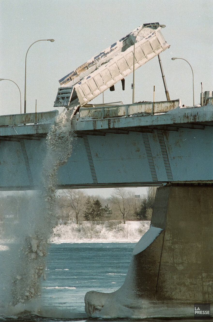 06M_P833S5D1993-0043_001