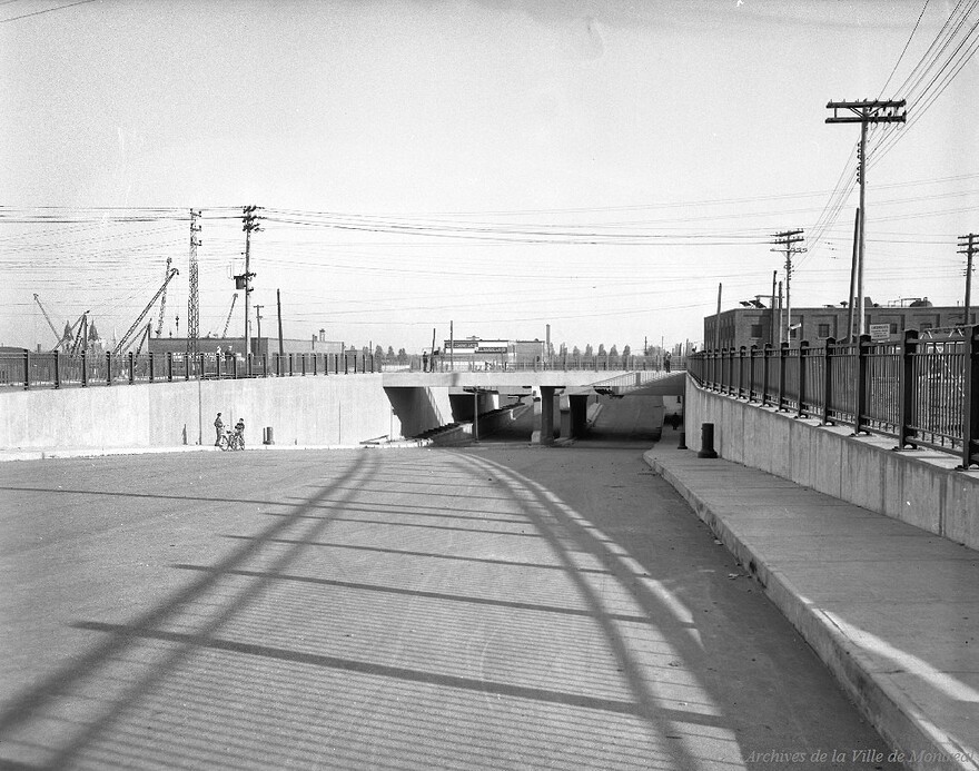 1953 Tunnel Christophe-Colomb en direction sud, Archives de la Ville de Montréal,VM094-Y--1-17-D0509-P15