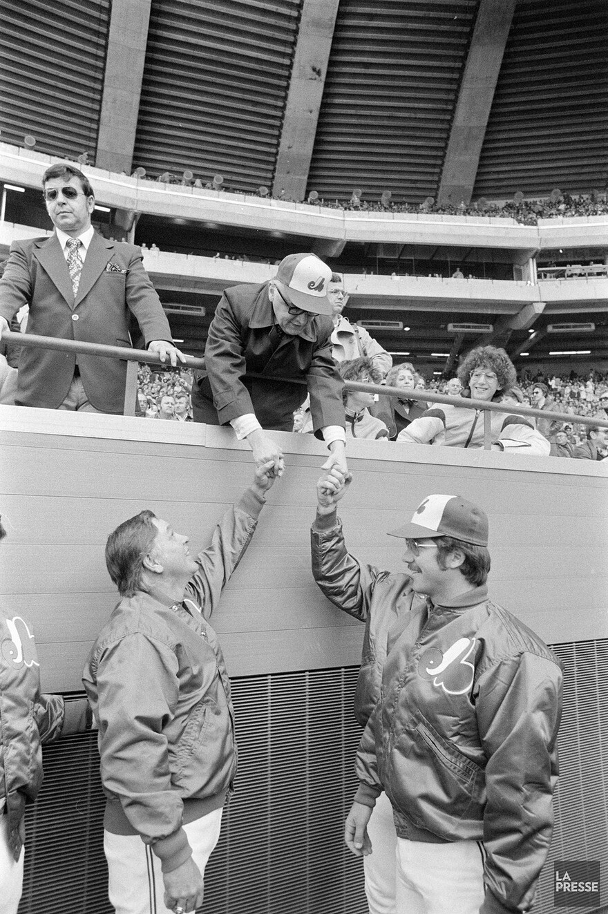 06M_P833S5D1977-0137_0001