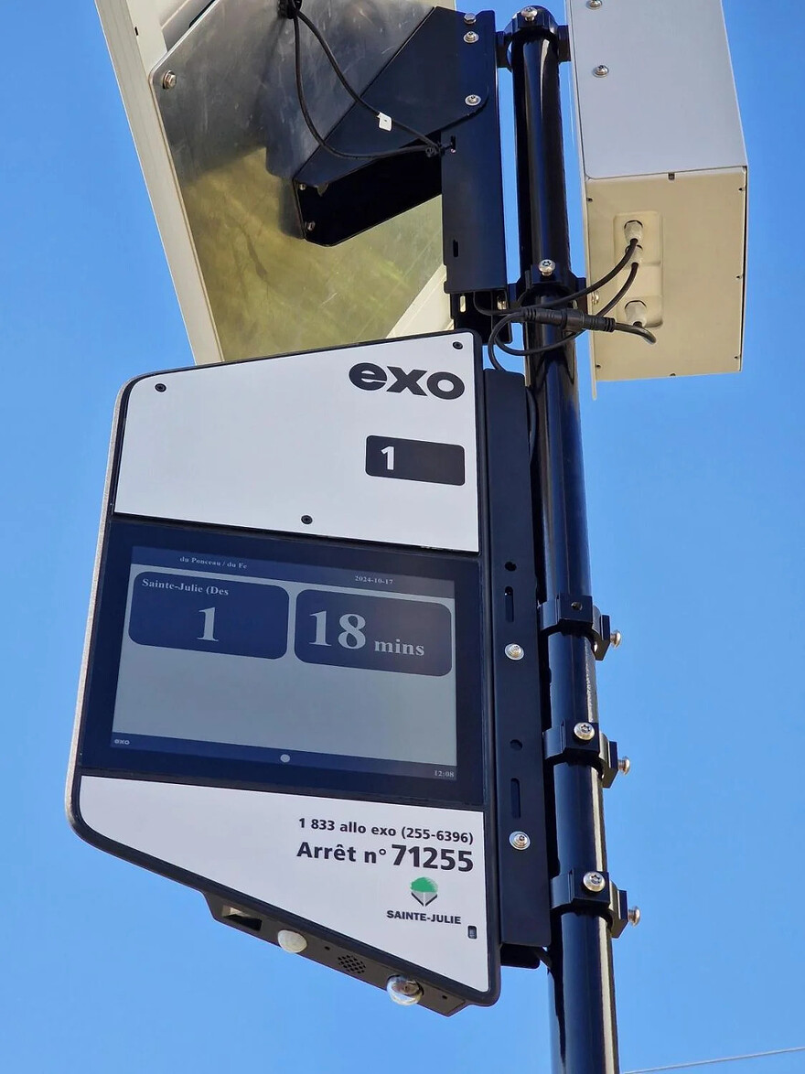 Photo: BusPas — Le coût de chaque arrêt est estimé à 10 000 $, mais dans le cadre de ce projet-pilote d’une durée d’un an, une subvention accordée par le gouvernement du Québec a permis de couvrir la moitié de la facture, l’autre moitié étant assumée par BusPas.