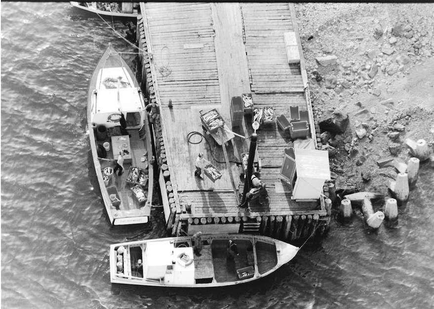 Des pêcheurs des Îles-de-la-Madeleine, en 1977