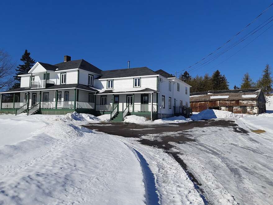 Située derrière l'ancienne maison familiale des Bhérer, la grange possède une valeur «exceptionnelle» pour son architecture et son histoire, selon plusieurs spécialistes.