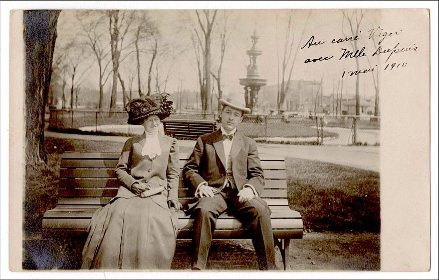 1910.05.01 Au carré Viger avec Mlle Dupuis