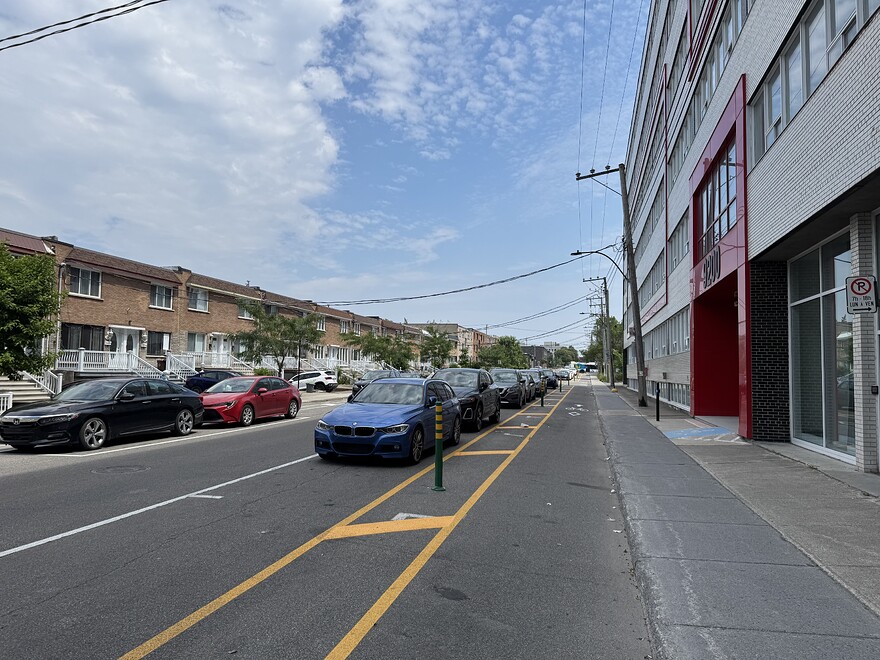 5) Devant le 9200 du Parc, vue vers le sud