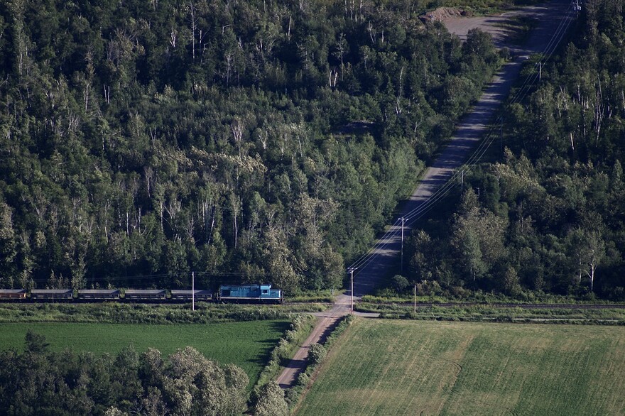 6B95991F-6A16-4B9C-8BF6-30EA699E60DD_1_105_c