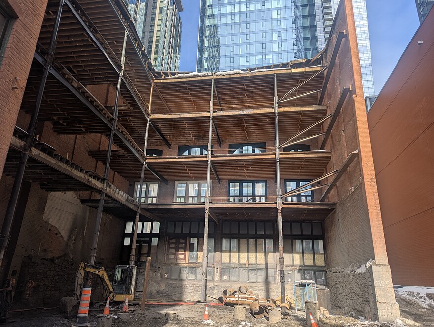 PXL_20250208_183840897