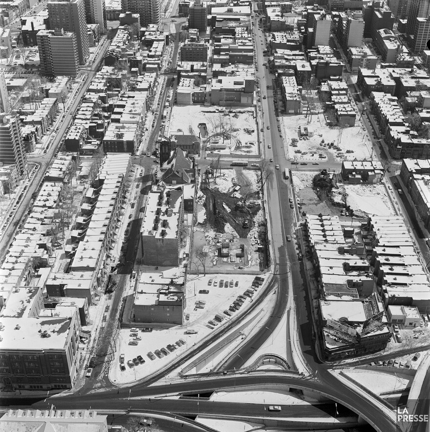 06M_P833S5D1974-0143_0027