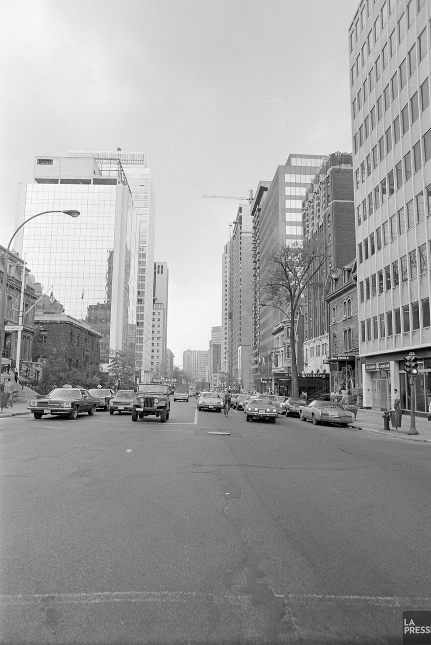 06M_P833S5D1975-0386_0027