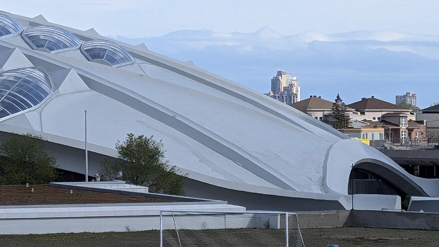 PXL_20250506_203615234