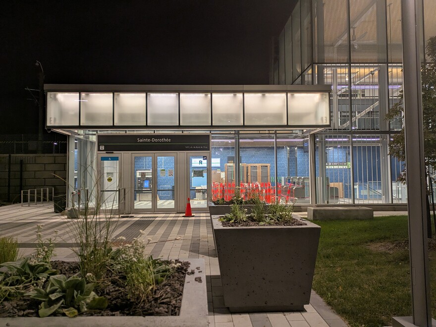 PXL_20250920_015415663