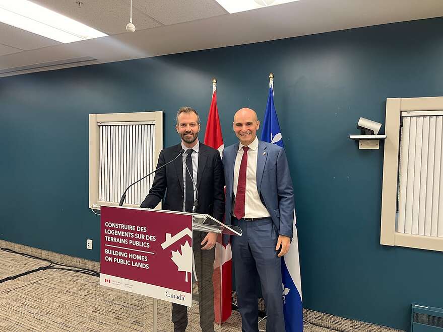 Le député fédéral de Louis-Hébert Joël Lightbound et le ministre fédéral et député de Québec Jean-Yves Duclos lors de l'annoncer, mercredi.