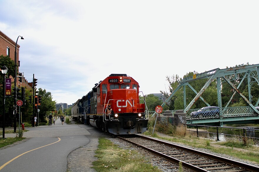 C40FE176-5A23-49DE-9BA0-10BBF4C54CEC_1_102_a