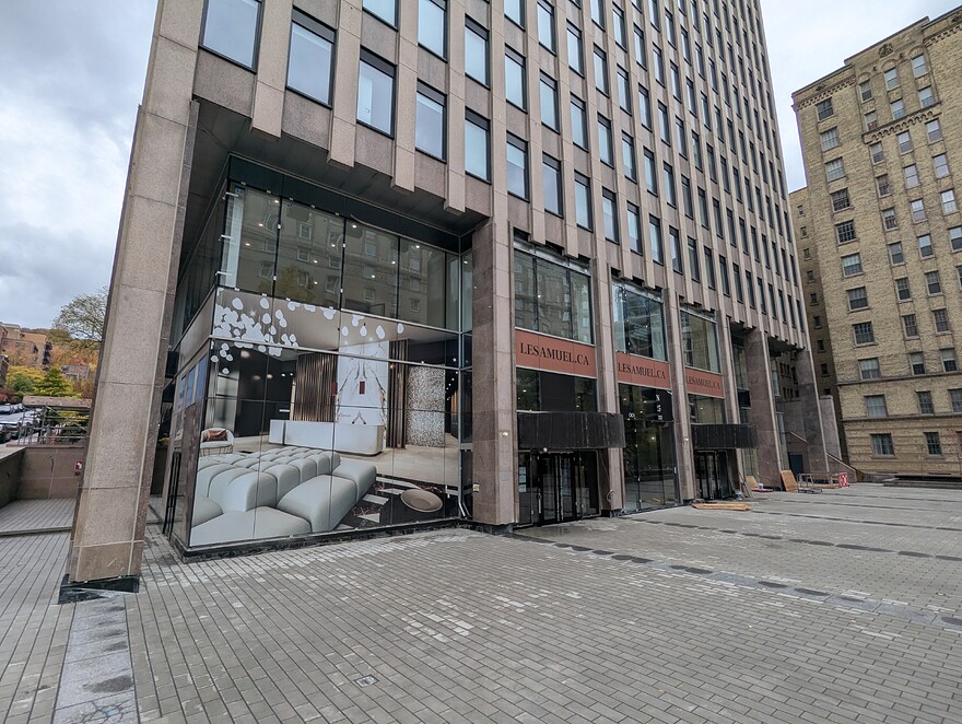 PXL_20251022_184937787