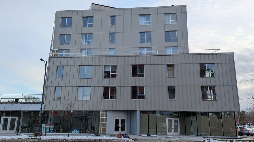 PXL_20251115_195339454