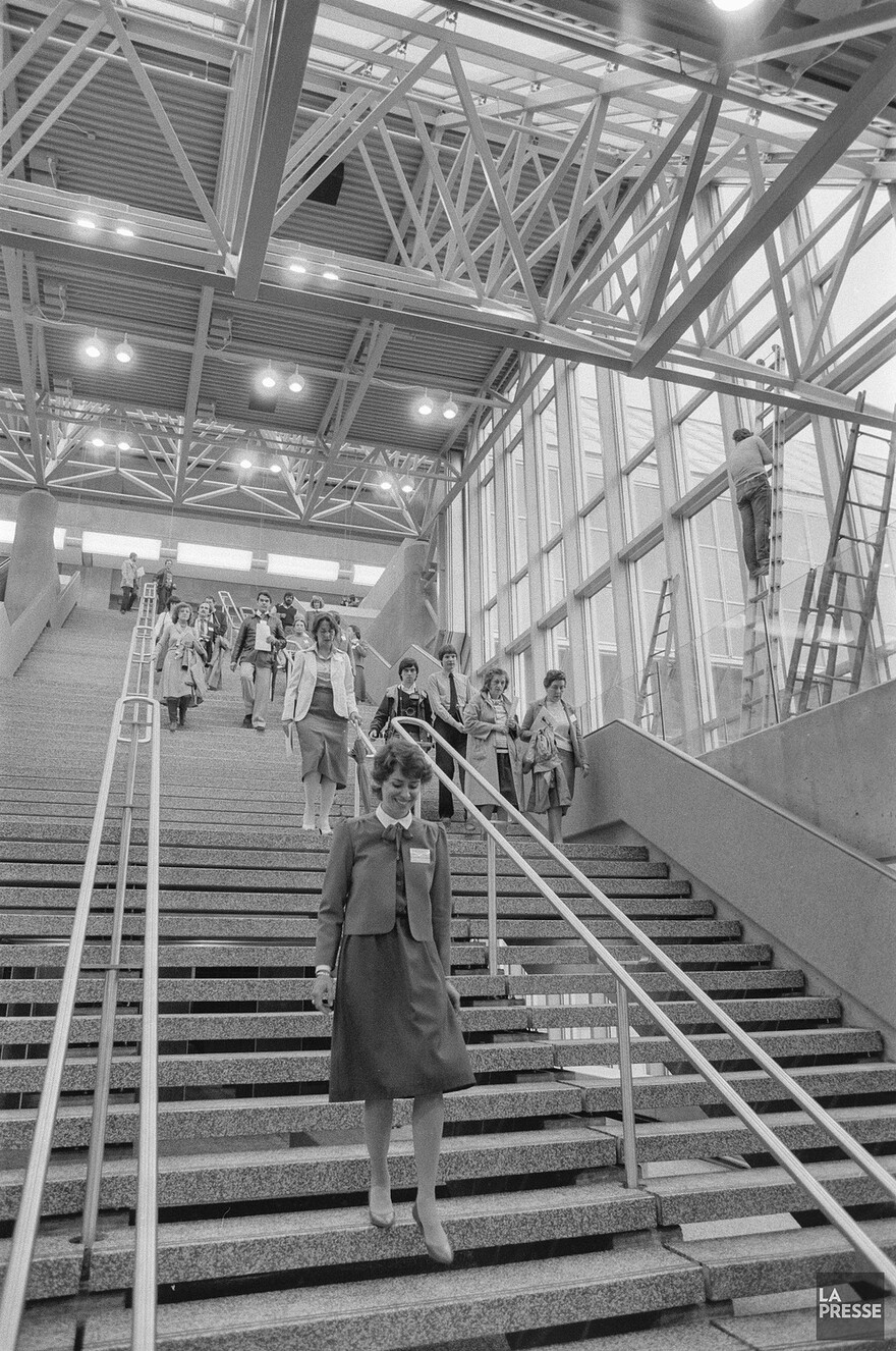 06M_P833S5D1983-0176_024