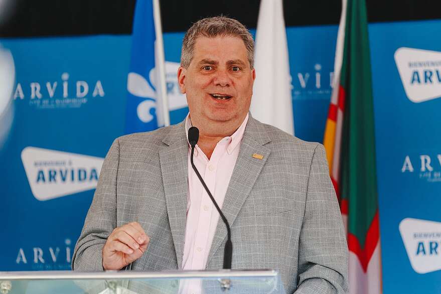 Le président de l'arrondissement de Jonquière, Carl Dufour, indique que les démissions de cinq membres du conseil d'administration pour le centenaire d'Arvida ne mettent pas en péril les festivités.