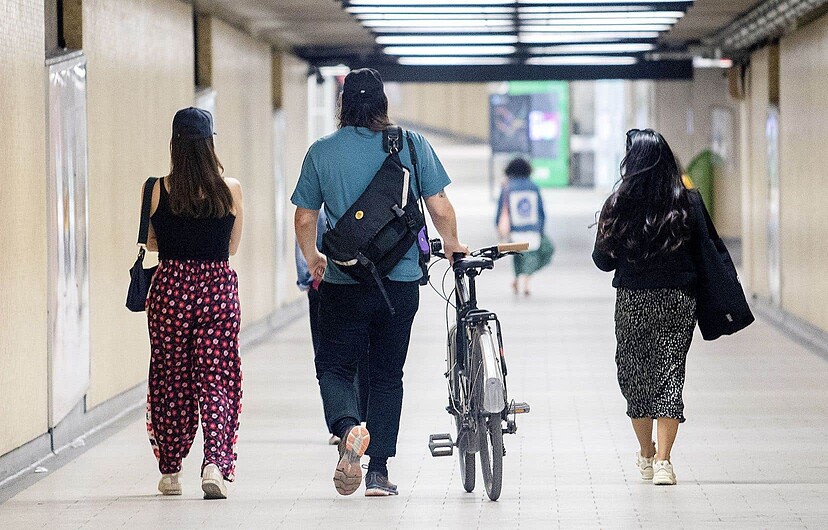 À Montréal, un projet pilote (du 15 avril au 15 novembre) étend les plages horaires pour accéder au métro avec un vélo.