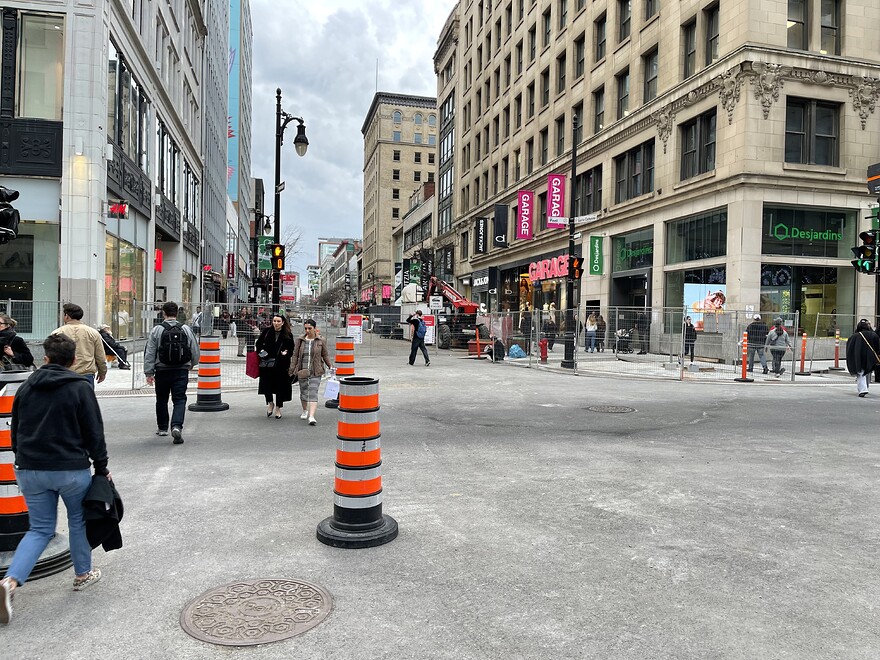 Ste Catherine vers l'ouest depuis Peel