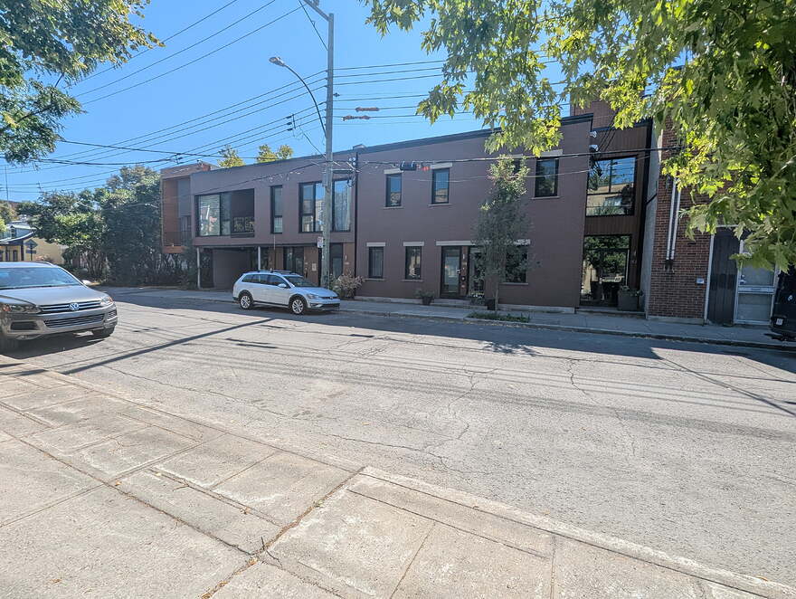 PXL_20250904_175236860.MP