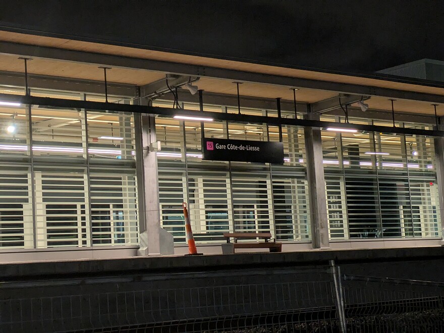 PXL_20251024_231925298