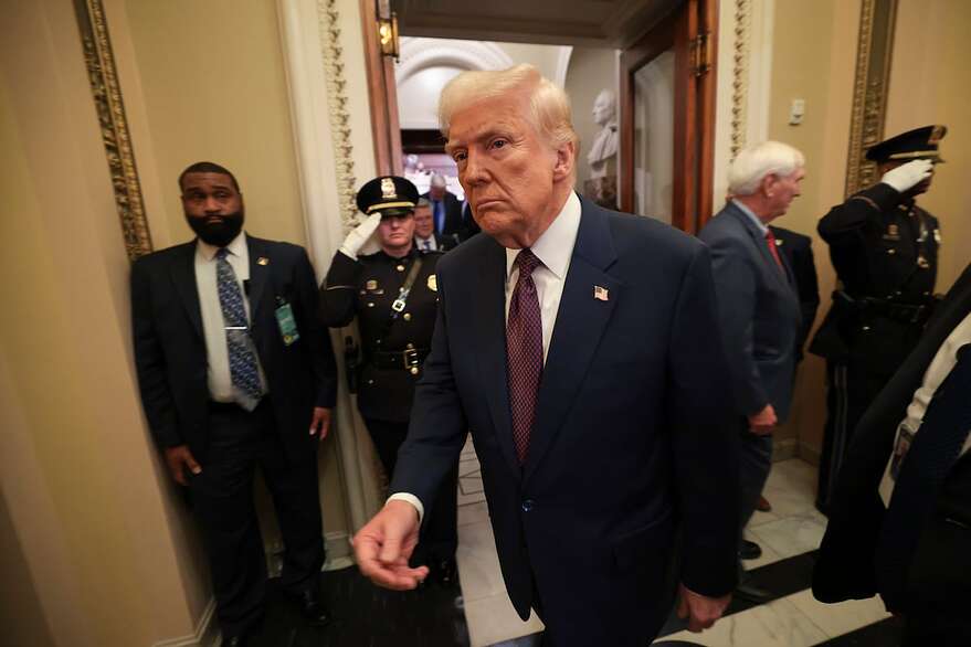 Le président américain Donald Trump quitte la Chambre après avaoir pris la parole lors d'une session du Congrès, au Capitole, à Washington, le mardi 4 mars 2025.