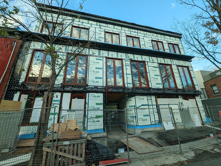 AGC_20251008_211207493