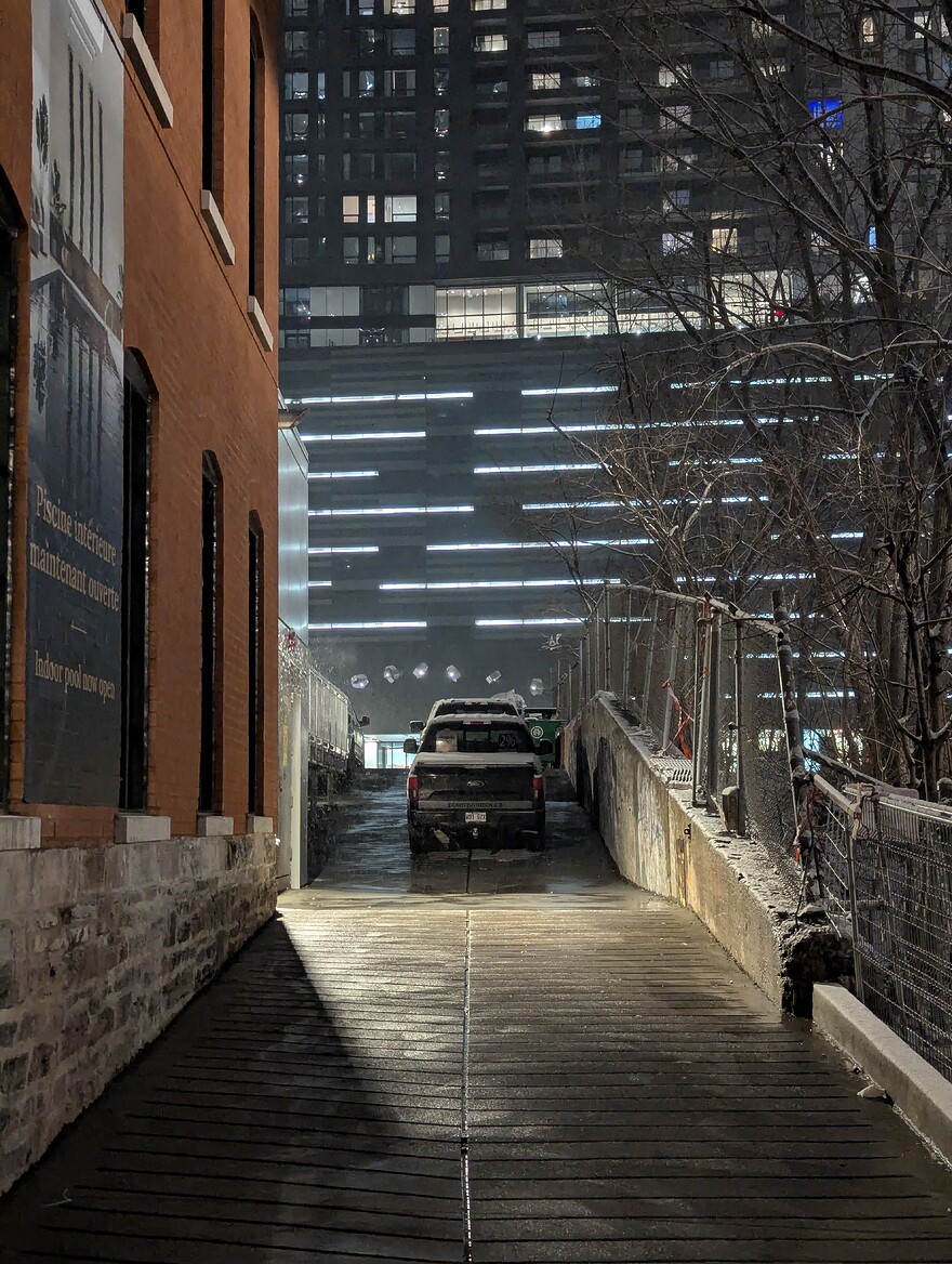 PXL_20250409_002825347