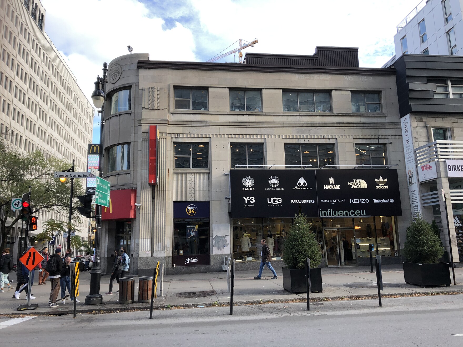 14721492, rue SainteCatherine Ouest 11 étages 12 par Mondo