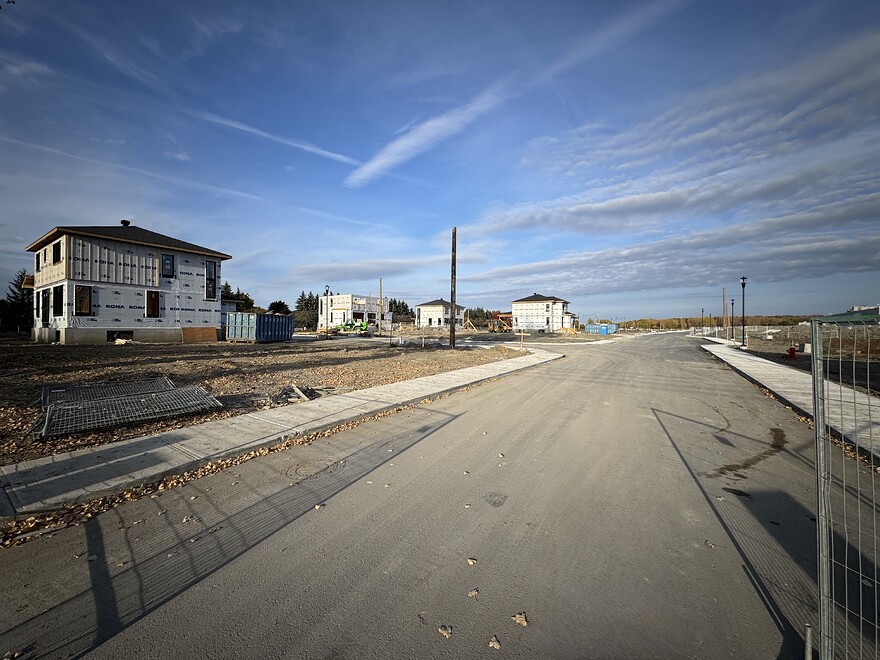 Charles-E-Frosst / Du Merlot, vue vers le nord-est