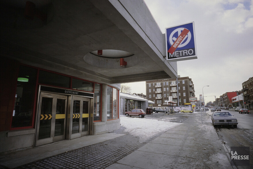 06M_P833S5D1987-0543_011