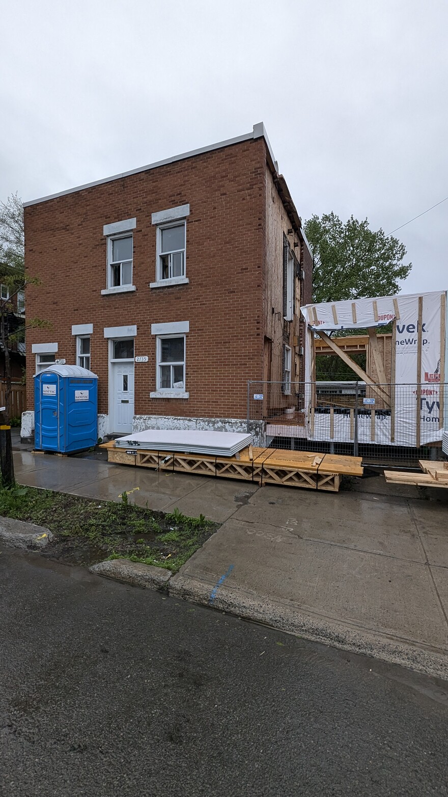 PXL_20250518_231518875