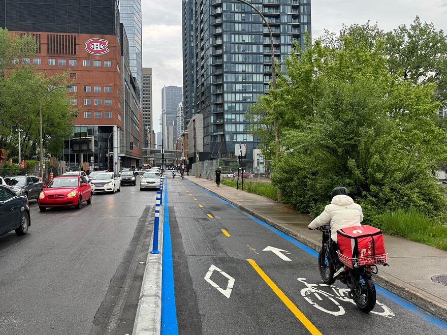 Saint-Antoine / Lucien-l’Allier, vue vers l’est