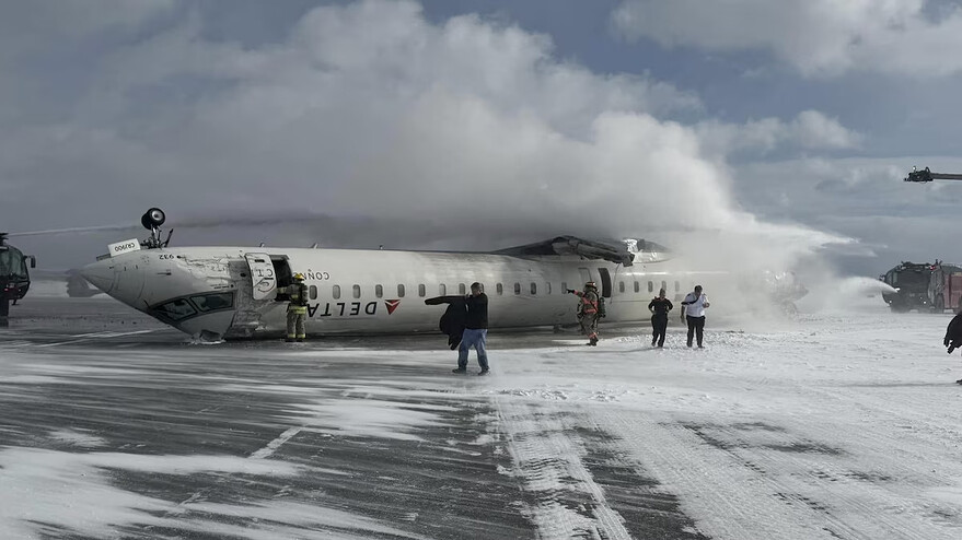 Un avion a connu des difficultés au moment d'atterrir à l'aéroport international Lester B. Pearson à Toronto, le 17 février 2025. Photo : John Nelson