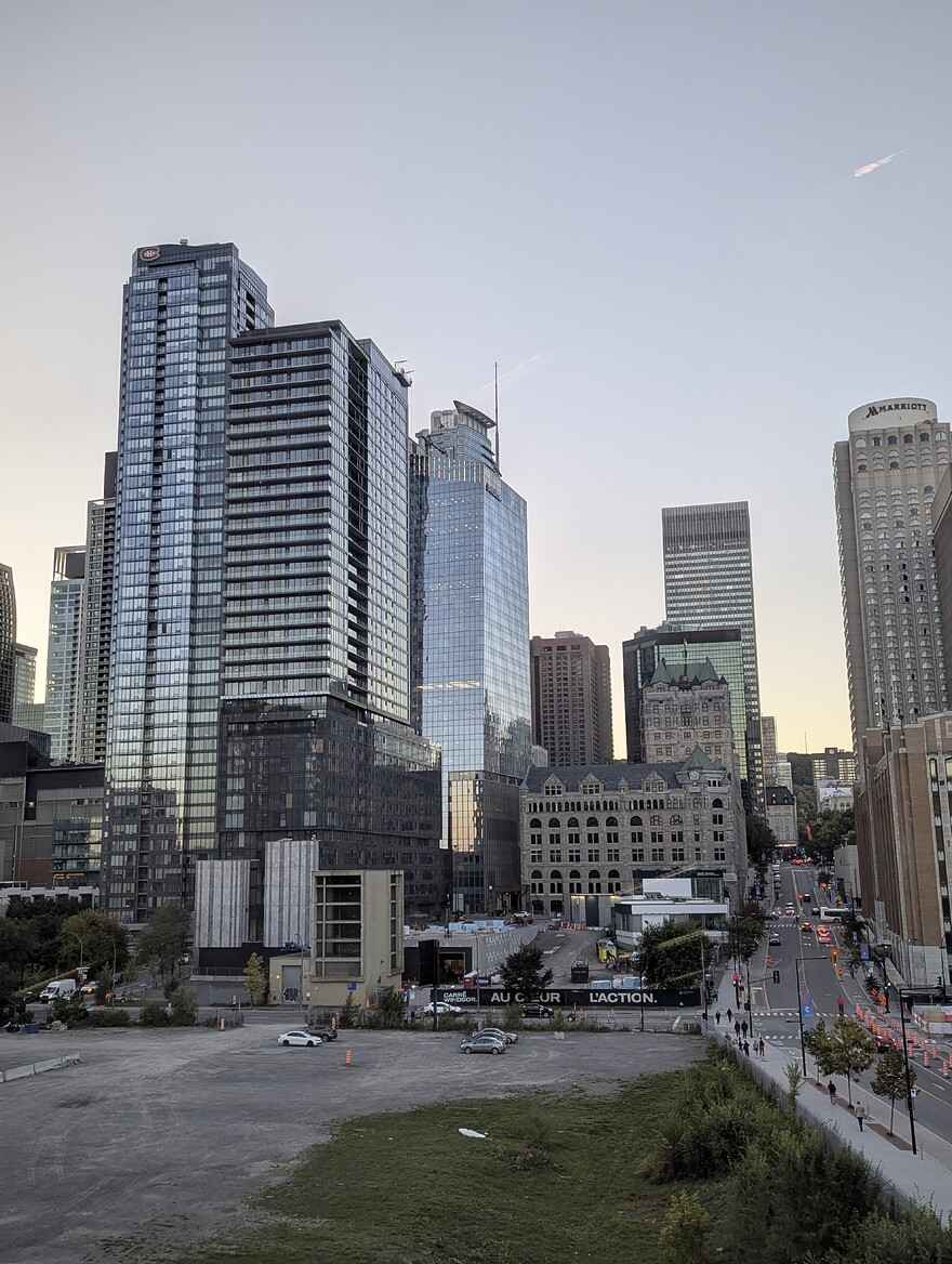 PXL_20250930_222540639