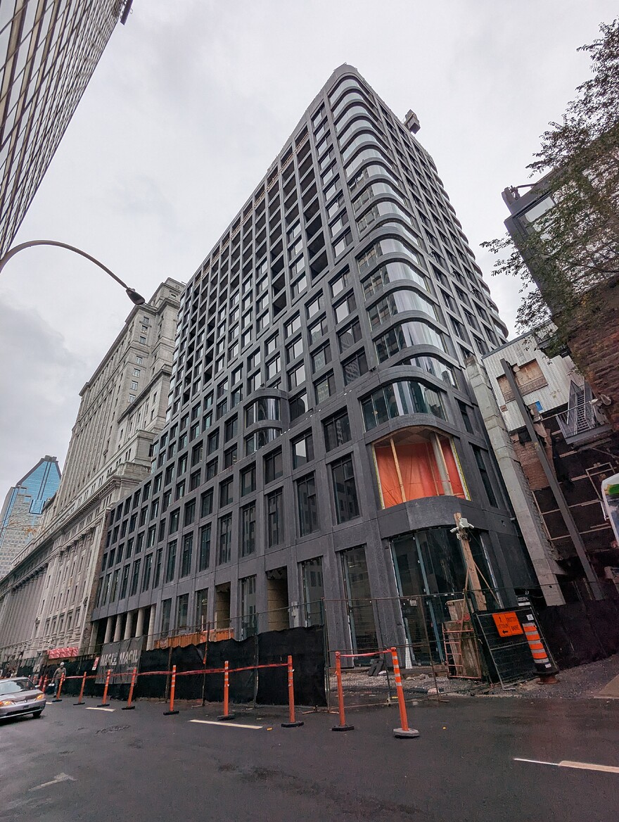 PXL_20251022_180351174