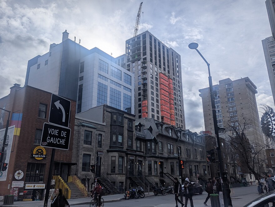 PXL_20250415_210924612.MP