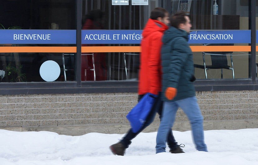 Depuis son lancement, Francisation Québec, qui a reçu plus de 62 000 demandes d’inscription, peine à répondre à la demande.