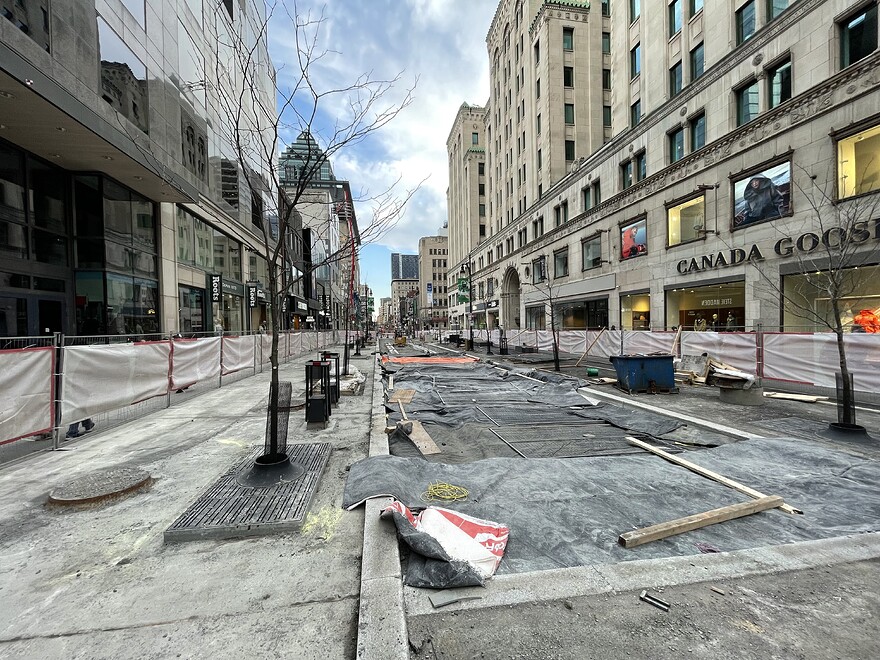 Ste Catherine vers l'est depuis Peel