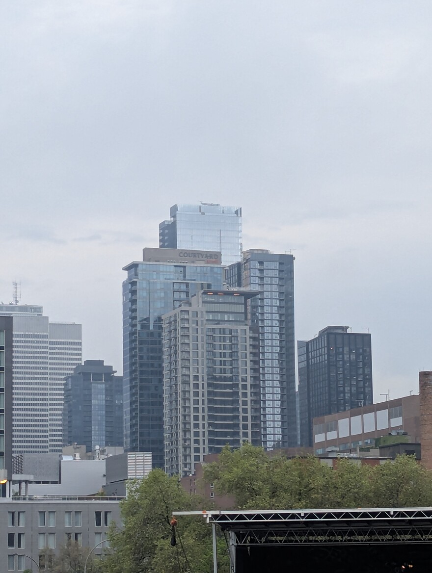 PXL_20250517_214006726