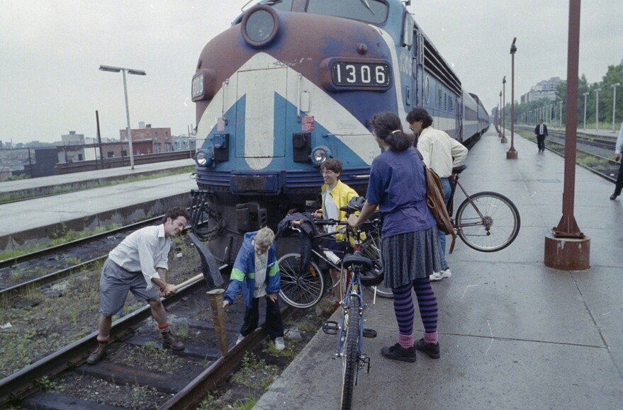 06M_P833S5D1992-0251_006