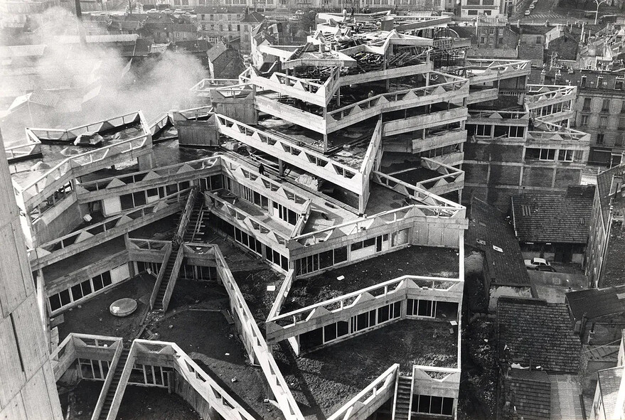 Jean Renaudie and Renée Gailhoustet designed the mixed-use complex at Ivry-sur-Seine, seen here under construction in the early 1970s.Photo: © Archives municipales d’Ivry-sur-Seine
