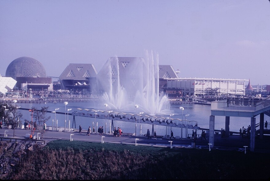 06M_P927S2D009_082