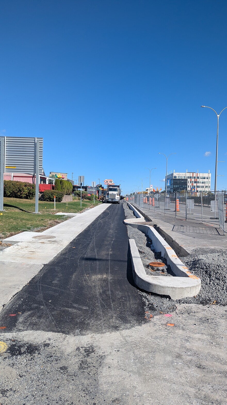 PXL_20251009_170543875