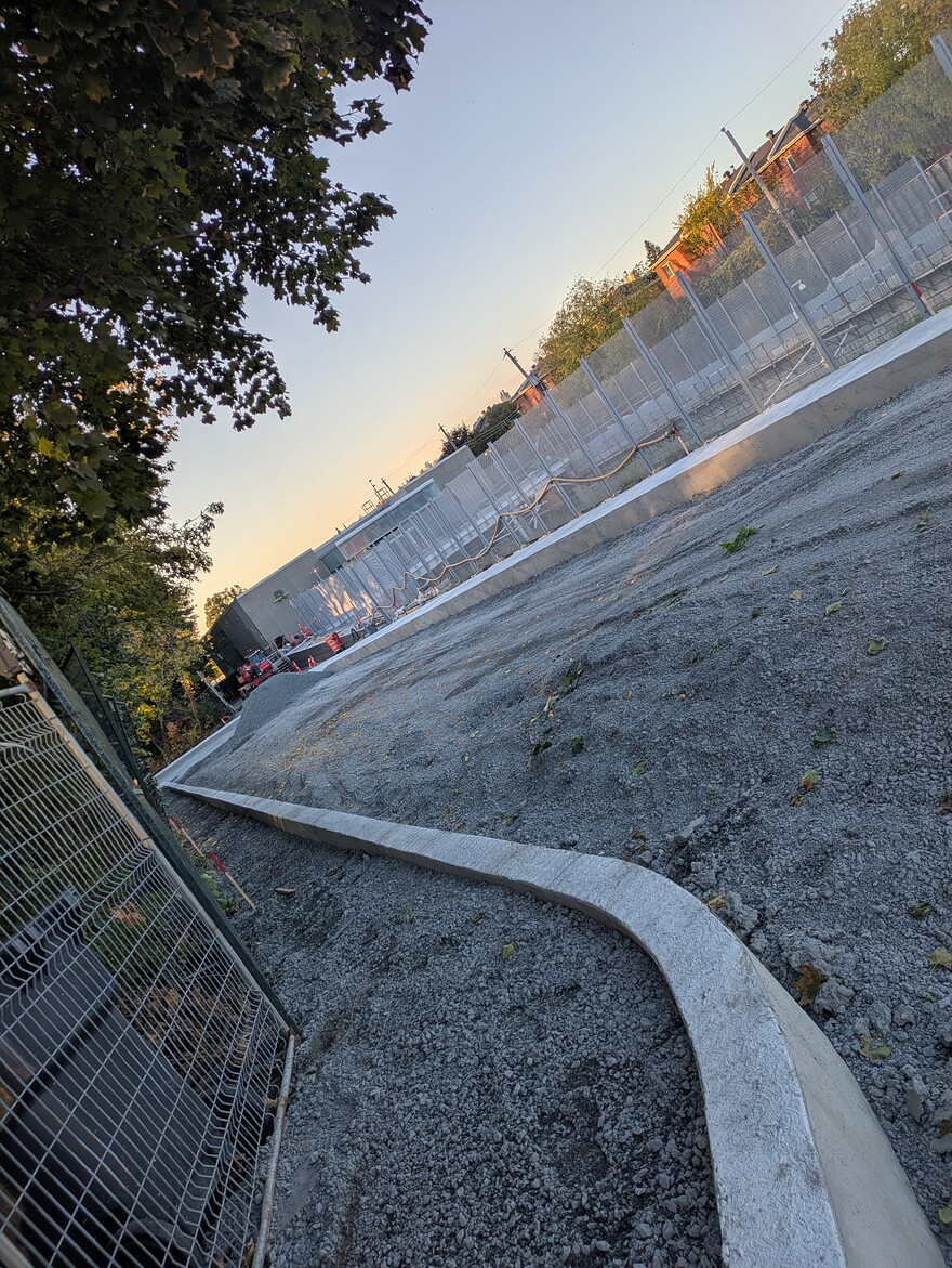 PXL_20251003_214840521