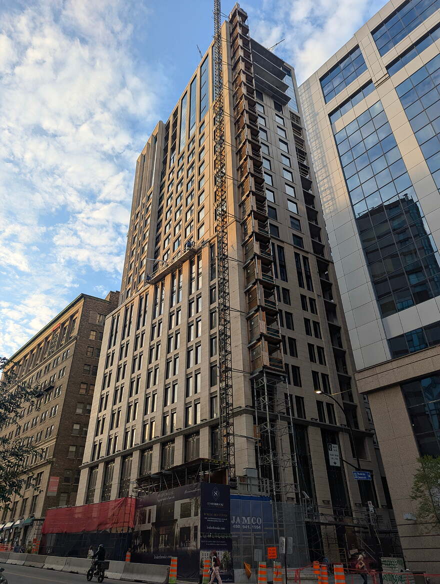 PXL_20250913_222806930.MP