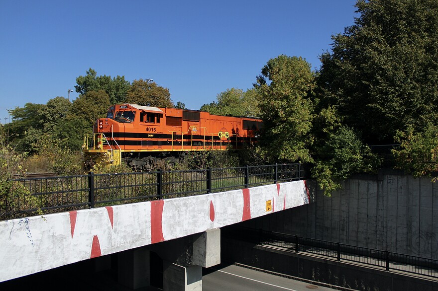 5689F2D5-8933-469C-A2BB-85A8F10268DC_1_201_a