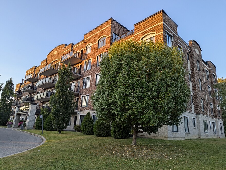 PXL_20250915_224050229