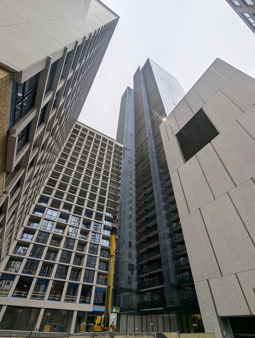 PXL_20250506_222243375