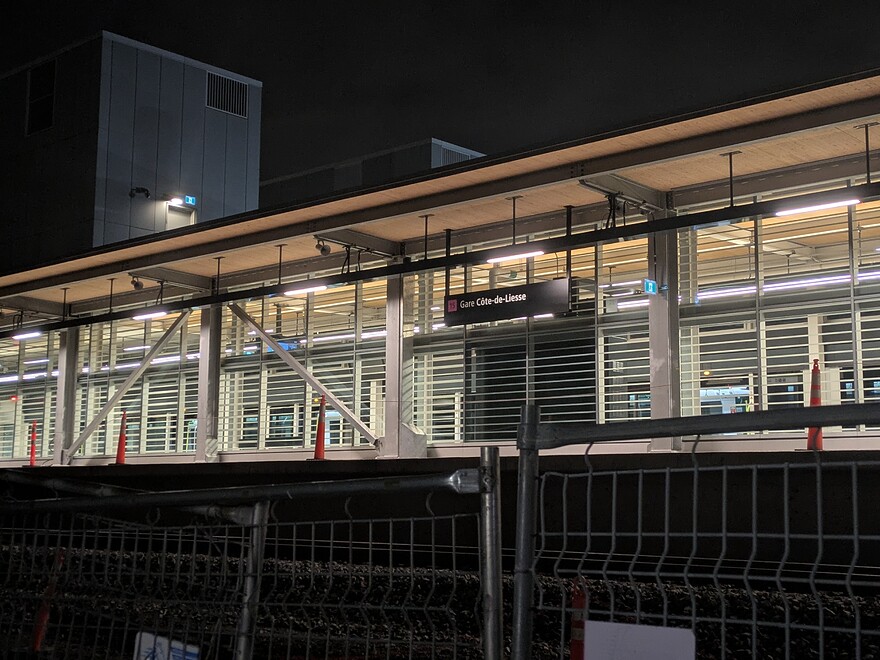 PXL_20251024_231938397